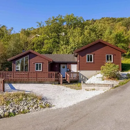 Holiday home Awesome In With Sauna Nedstrand